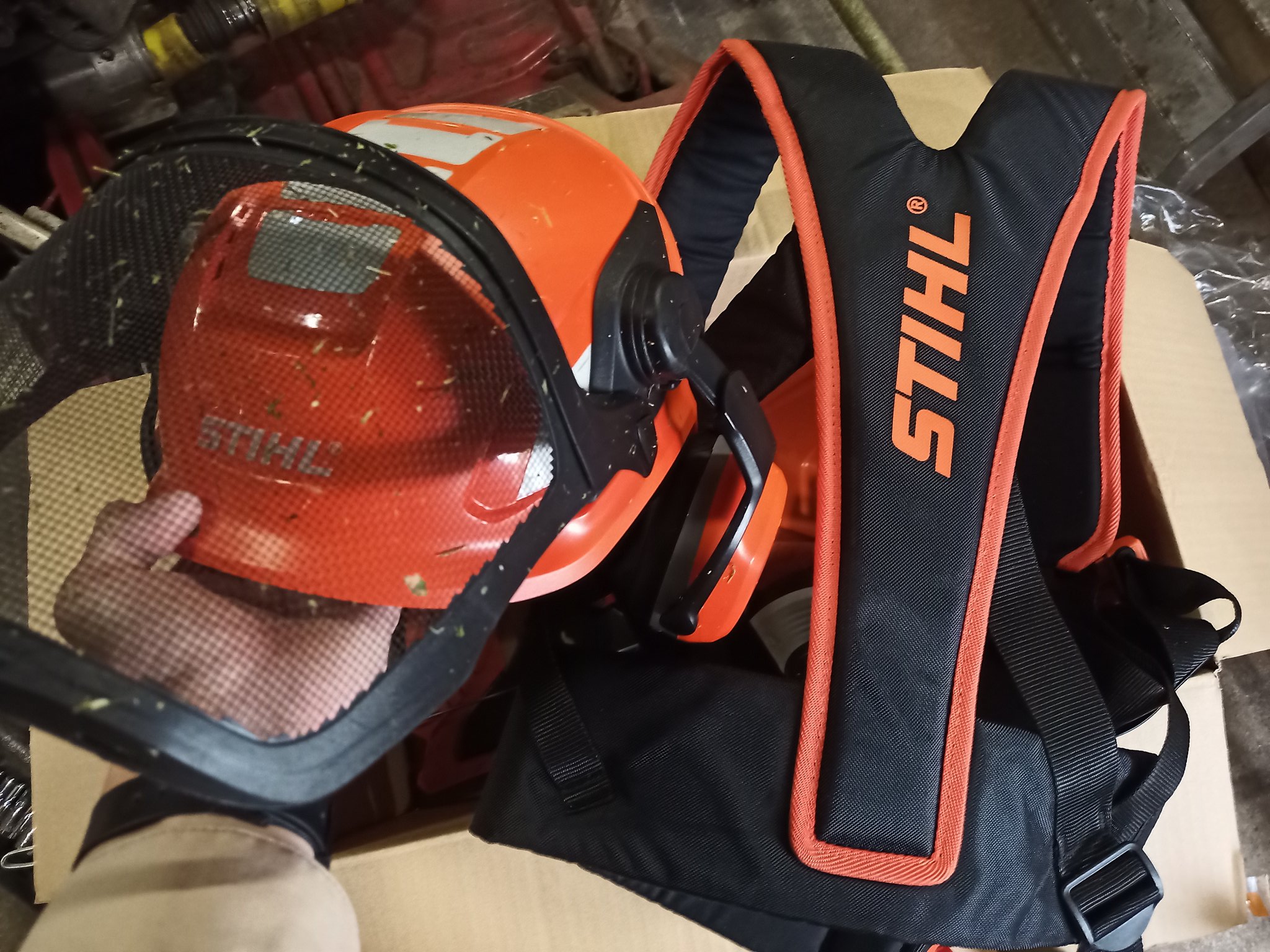 STIHL ハーネス アドバンス 草刈り機 STIHL / ハーネス｢アドバンス｣ （草刈機アクセサリー） - 石川県