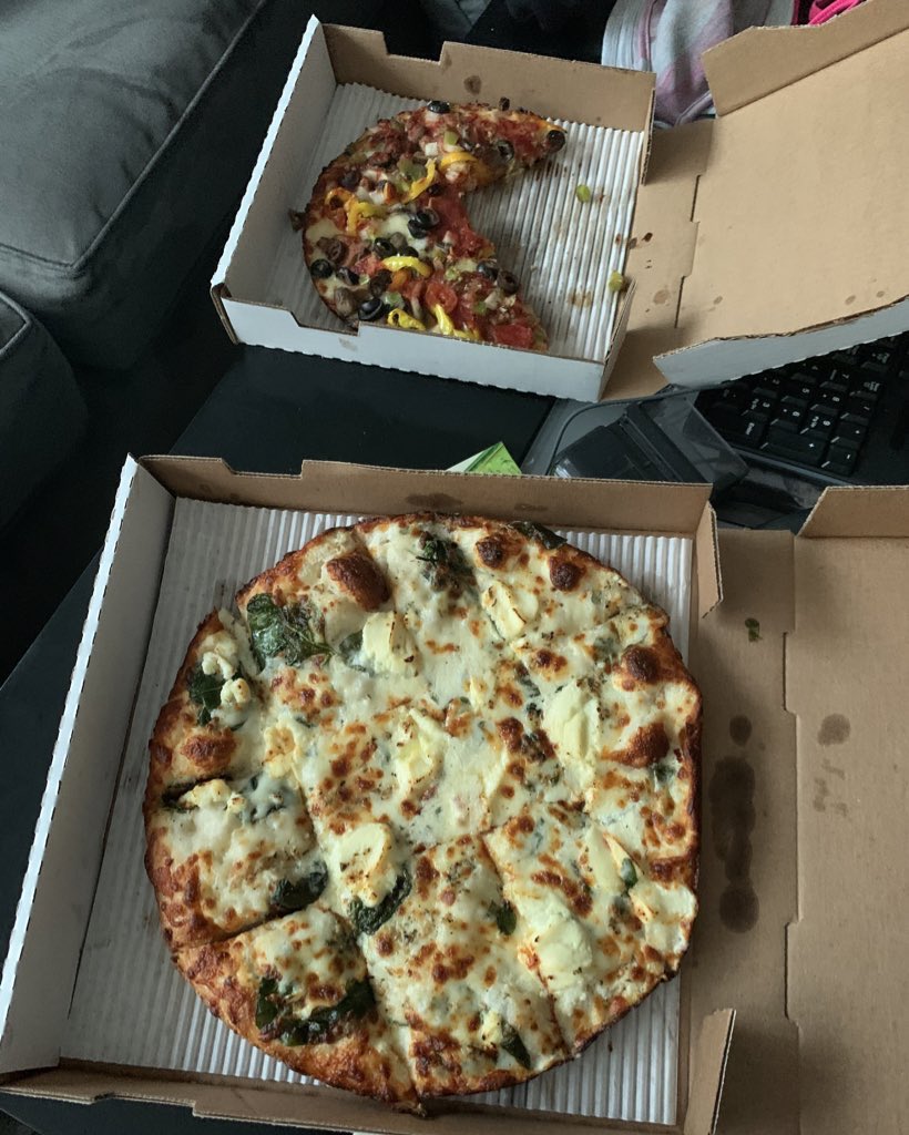 AubFox's tweet photo. Giving @OhioPieCo a try. Deeelicious... #layoffmeImStarving
Worth the long commute! https://t.co/omXTDdjvYx