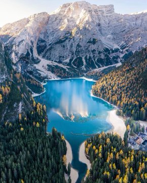 Lago Di Braies, Italy 🇮🇹
cr: tom.bridges