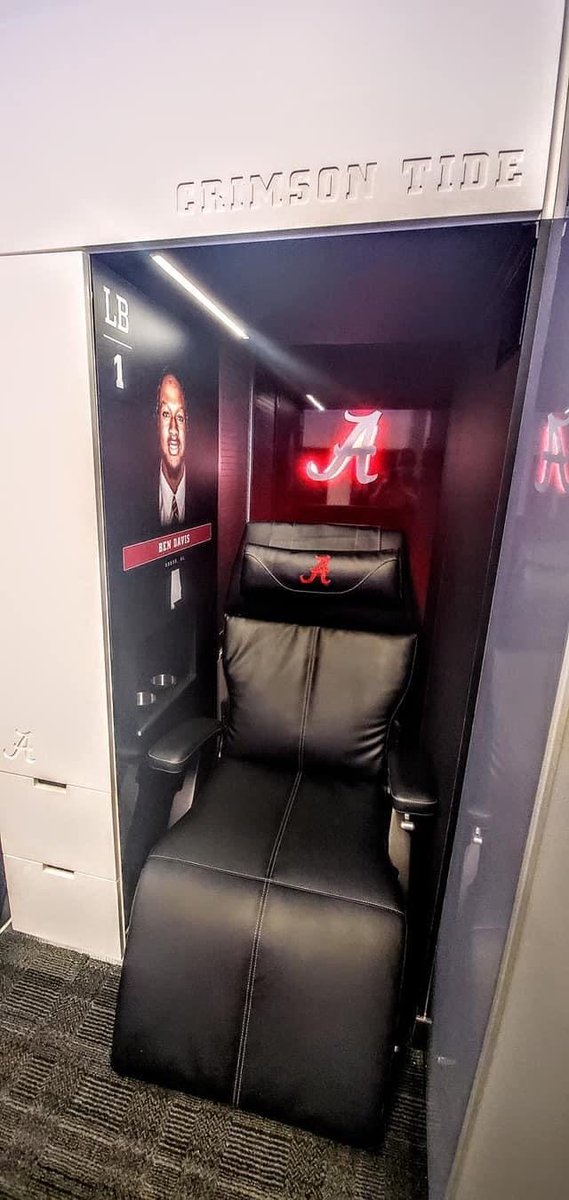 NCAAPortal's tweet photo. Bama’s locker room looks like a place you fall asleep and wake up when you get to Mars. https://t.co/pdpHHZi3Yk