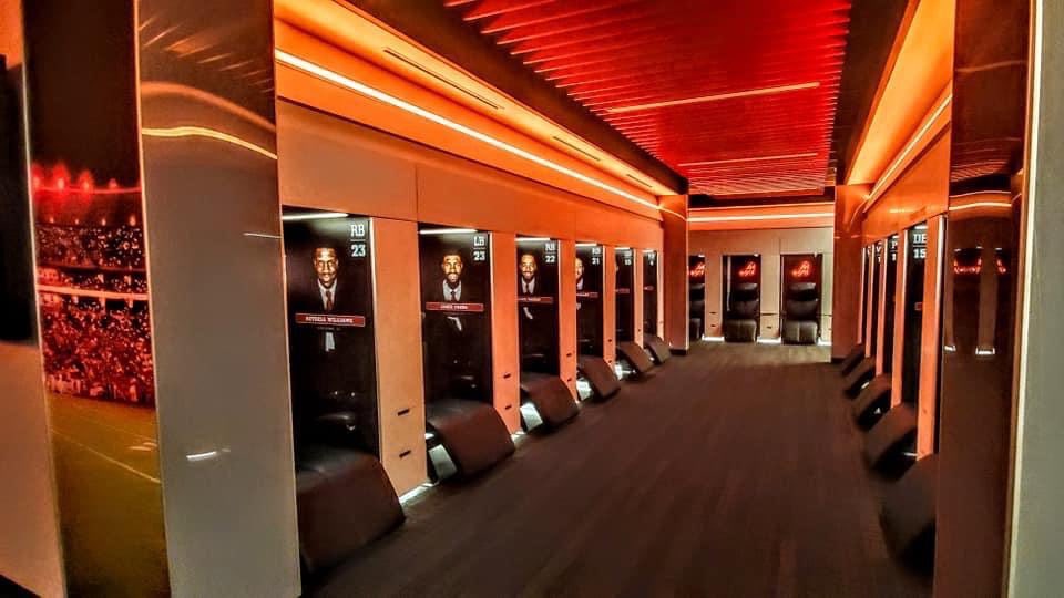 NCAAPortal's tweet photo. Bama’s locker room looks like a place you fall asleep and wake up when you get to Mars. https://t.co/pdpHHZi3Yk