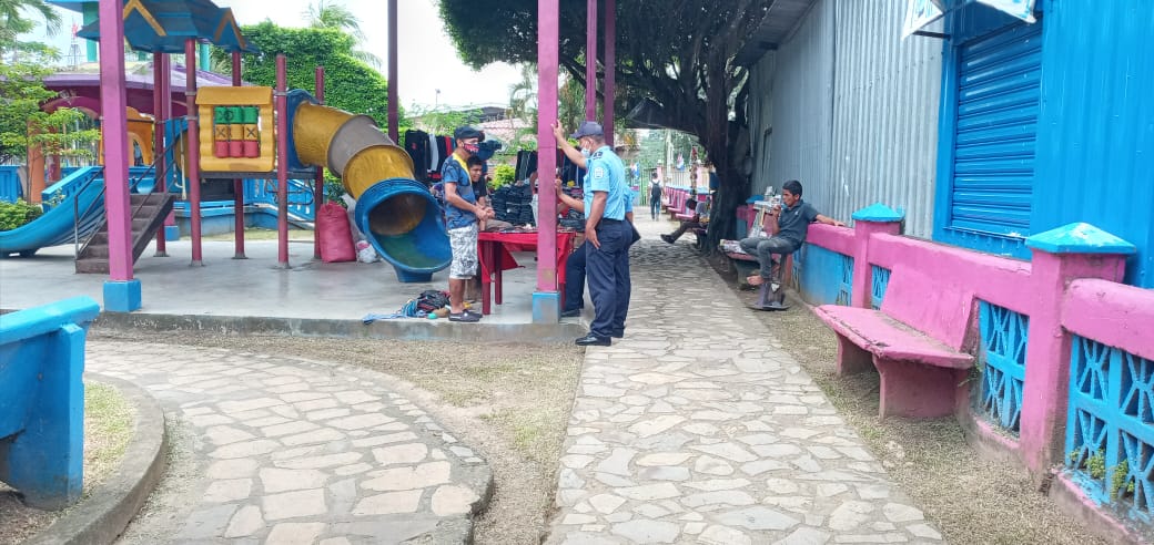 PNNicaragua's tweet photo. #DAJUV realiza visita y Consejeria a madre de jóvenes del Municipio de #ElRama https://t.co/hmBpOYHv1M