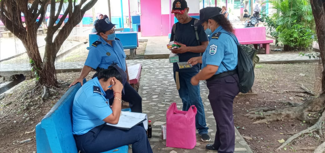PNNicaragua's tweet photo. #DAJUV realiza visita y Consejeria a madre de jóvenes del Municipio de #ElRama https://t.co/hmBpOYHv1M