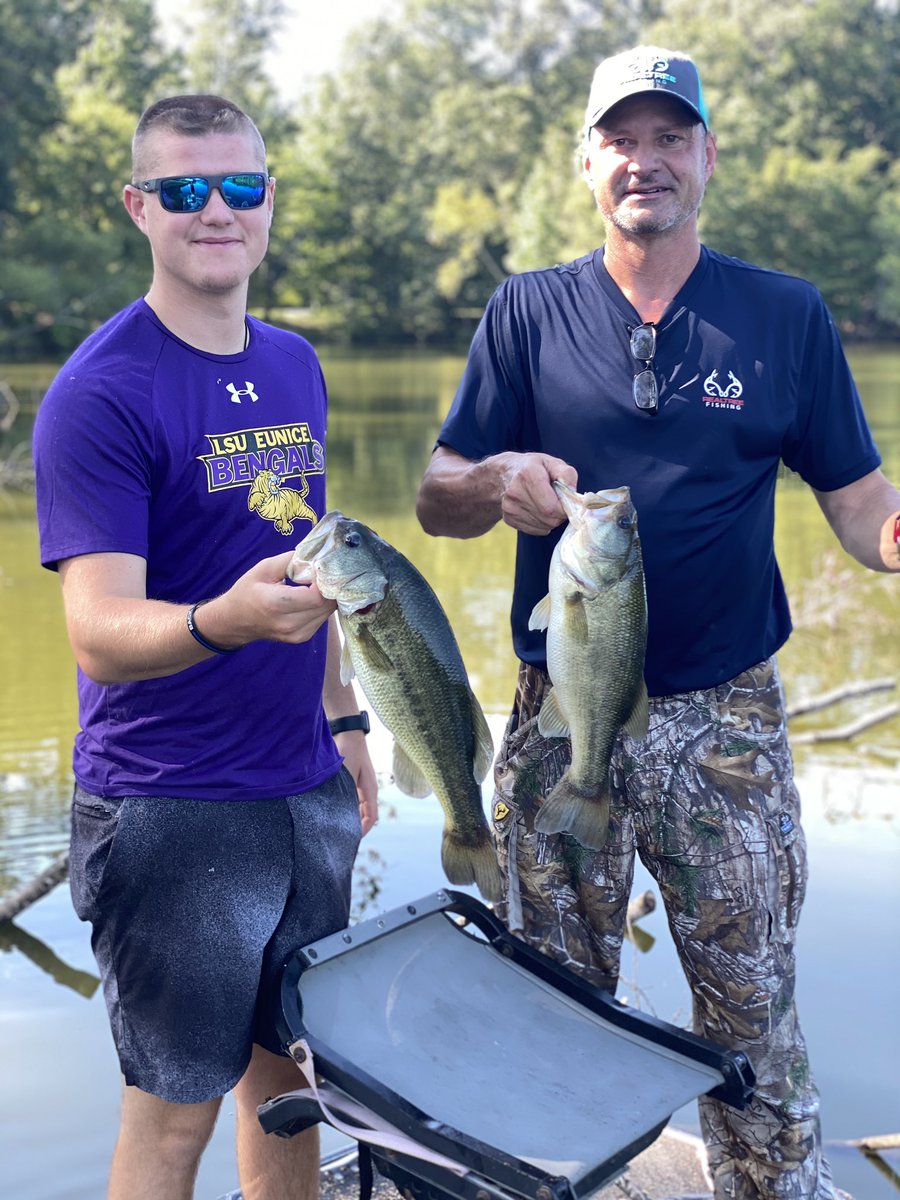 realbenmcdonald's tweet photo. One more fish fry.....always a good day on the water with the family! @Orioles start the @MLB season on Friday....who’s ready for some baseball? @RealTreeFishing @Realtree #Family #FishFry #BuffaloOaks @_jasemcdonald_ #WhatGetsYouOutdoors #SpeedCraw https://t.co/8IPSH5ur77