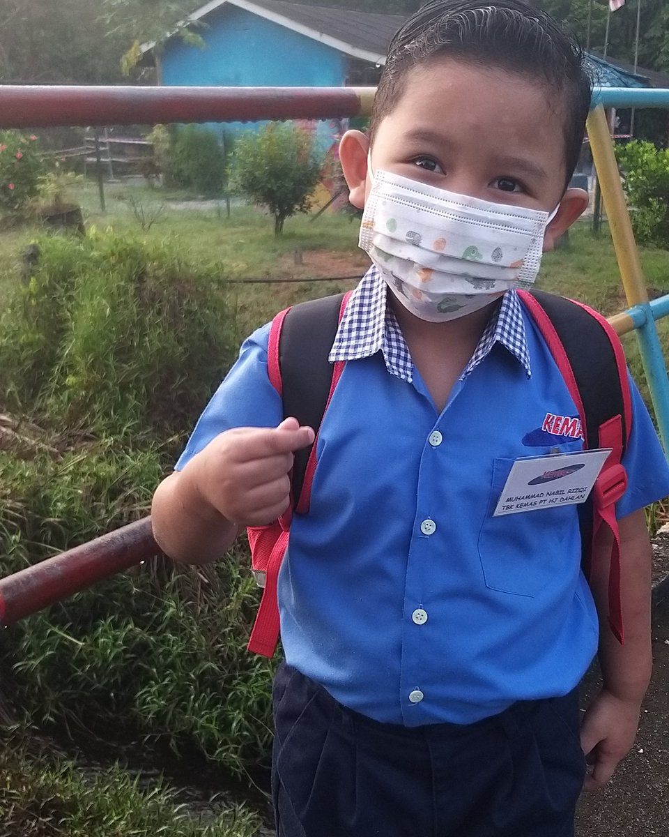 kyllsein's tweet photo. IT'S SCHOOL TIME AGAIN❗
.
After 4months "holiday".. Alhamdulillah, abil nampaknye excited nak school..
.
Even malam tadi tido agak lewat sikit, tapi pagi ni bangun senang, xde drama😂.. fuuhh lega betul umi😅
.
Harap2 abil ingat pesanan umi yg berbakul2 tu😂.
#KEMAS #NabilRizqi https://t.co/W9HH4aUUjj