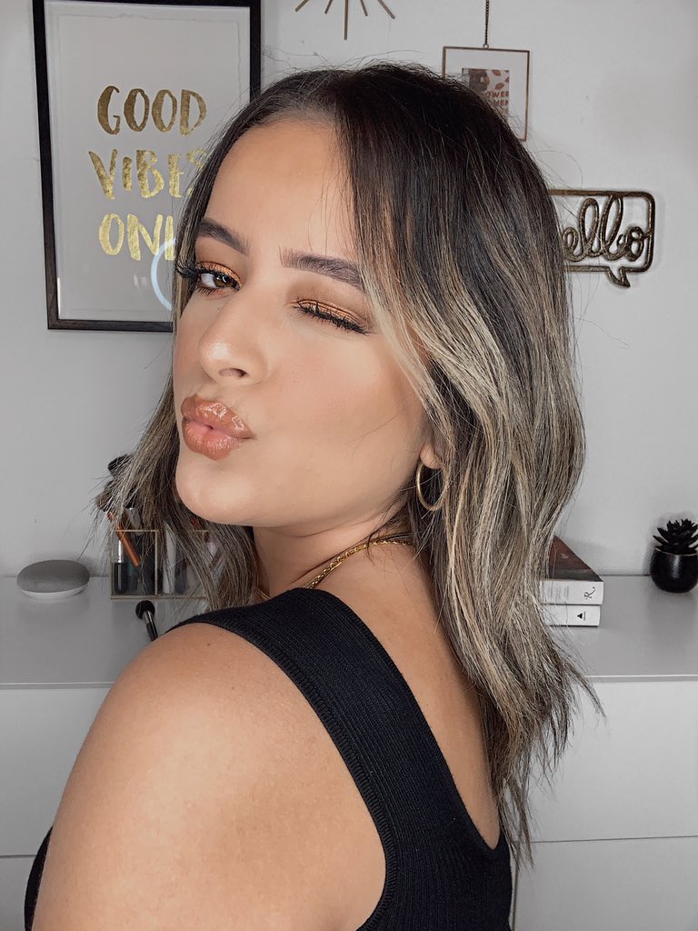 Mwwaa_Manyoma's tweet photo. Created this bronze + neutral look w/ @elfcosmetics retro paradise collection! The support goes a long way + is appreciated🔥 check it out 👉🏻 https://t.co/T7mSVIxHSi https://t.co/AkoYwC5XJu