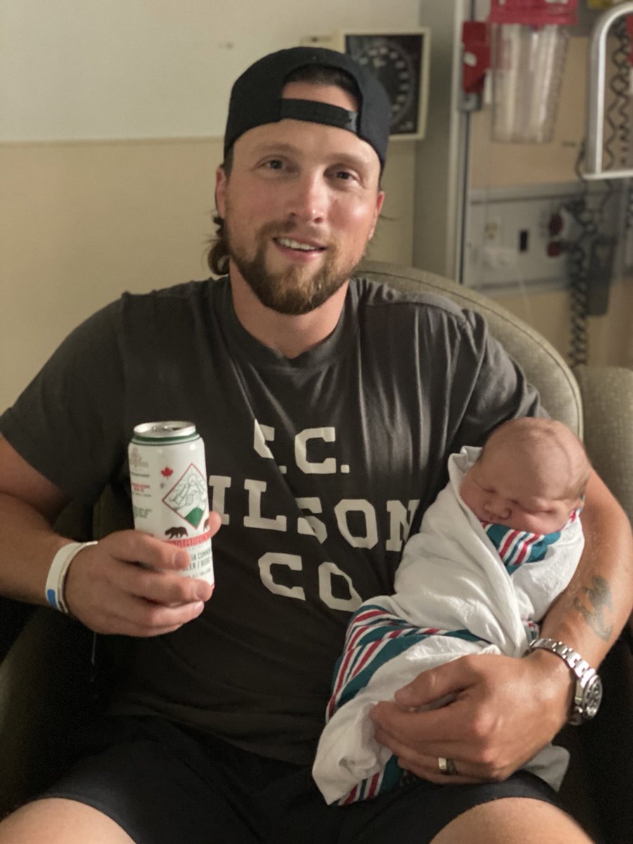 Matt_Beleskey's tweet photo. Saturday night with Hunter , @camaraderiebeer watching @cityandcolour on the .... life is good 
#BudStageAtHome https://t.co/jH8GSFHbzx