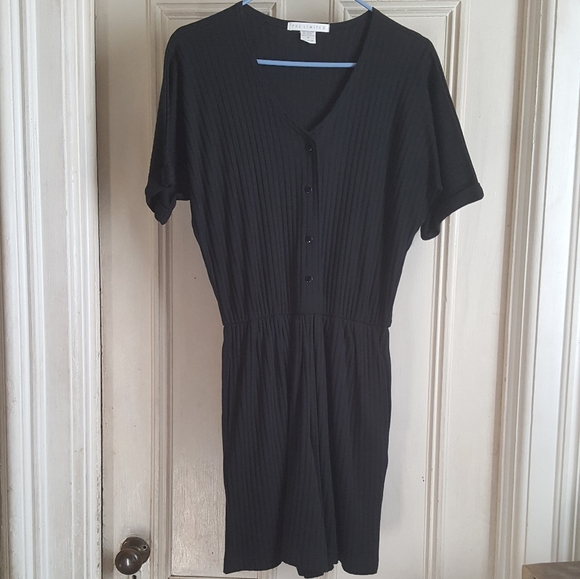 chicchick2018's tweet photo. So good I had to share! Check out all the items I'm loving on @Poshmarkapp #poshmark #fashion #style #shopmycloset #newyorkstyle #thelimited #alyssabrooke: https://t.co/lP7GDu3COG https://t.co/csWXKC0dTd