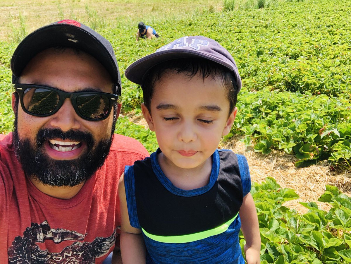 SalmanK84s's tweet photo. Awesome day picking strawberries today with the family at Robintide Farms. Great experience, very well organized and the strawberries were amazing! @robintidefarms https://t.co/5WqQMbRiq3