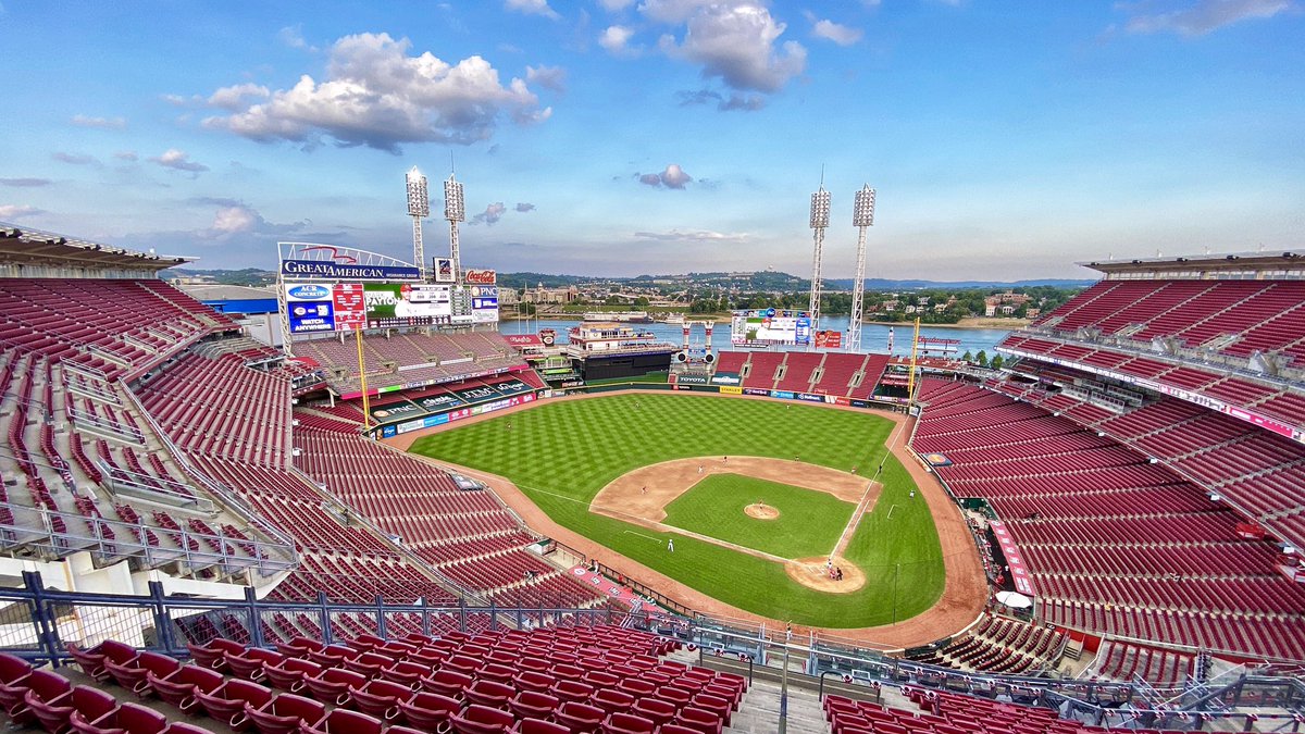 The #BaseballSky is back. ⚾️