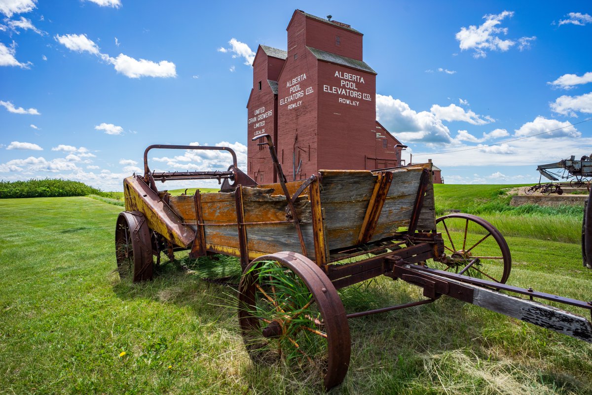 Smith__mj's tweet photo. Rowley:  pioneer prairie village?  ghost town?  Hollywood set?  Would you believe all of the above?

#StarlandCounty  #ExploreAlberta  #Wanderlust #theotherAlberta #Albertaroadtrip #Rowley https://t.co/qs7uBH5k0j