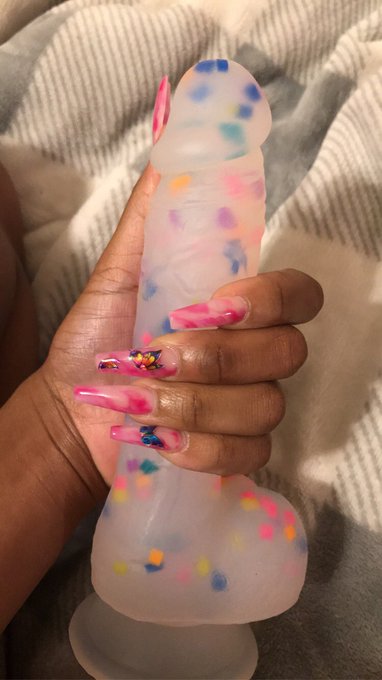 What y&rsquo;all call em🤔 Dick grabbers? 💅🏾 https://t.co/10LVlL2EWh