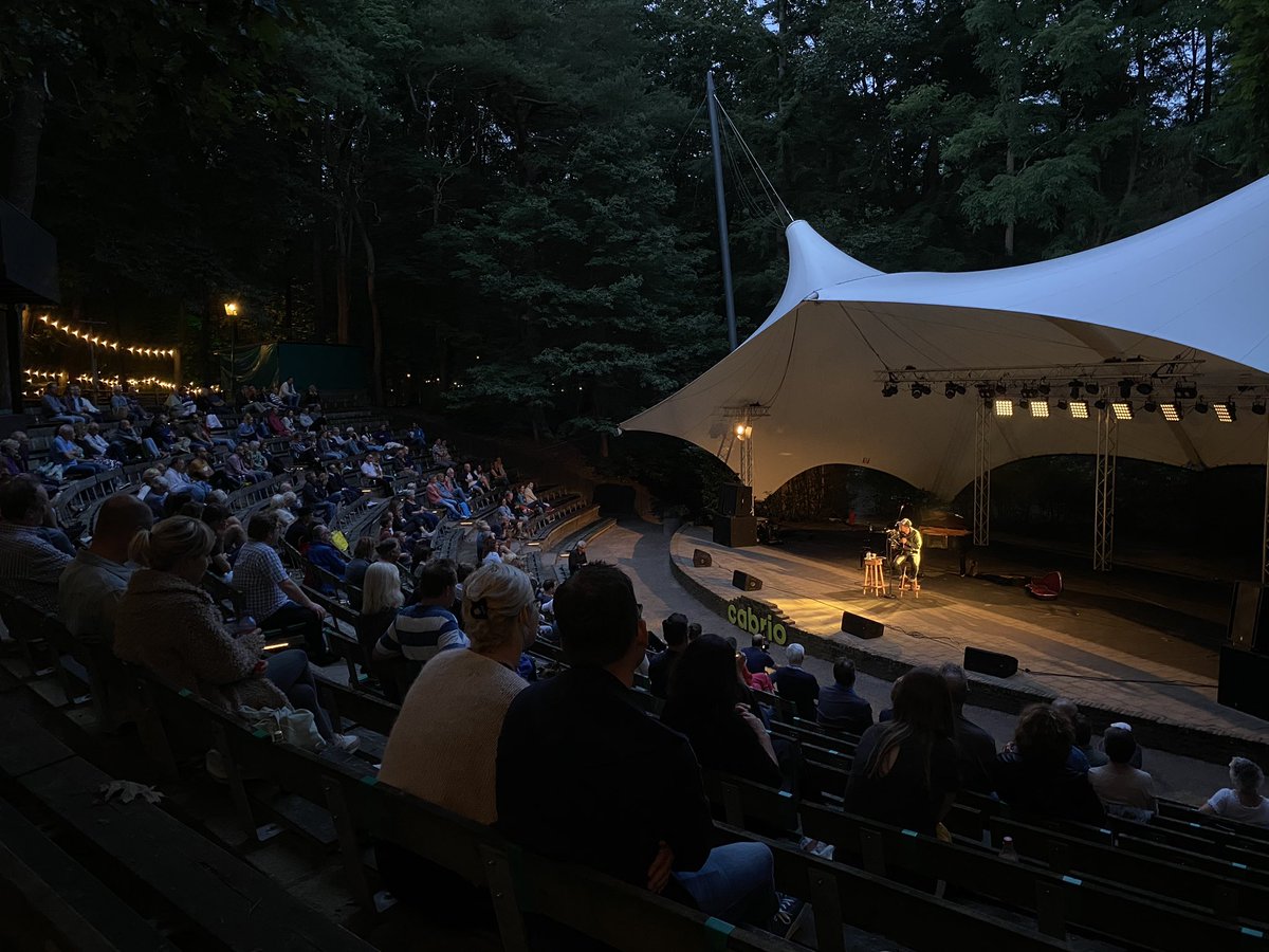 DaveKloren's tweet photo. Eerste concert in tijden... heerlijk avondje @timknol in het openluchttheater Cabrio in Soest https://t.co/tKzolMG5GU