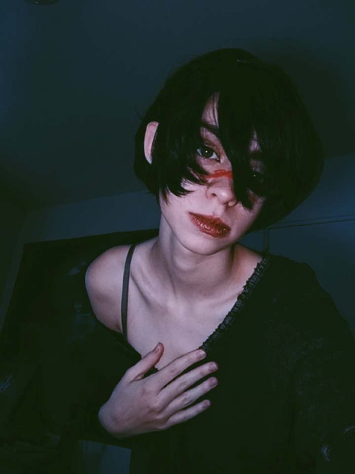 LADYDEADRABBIT's tweet photo. Enjoy some casual Hawke pics! || #cosplay #hawke #dragonage #bioware25 https://t.co/4D4YHfyAtJ