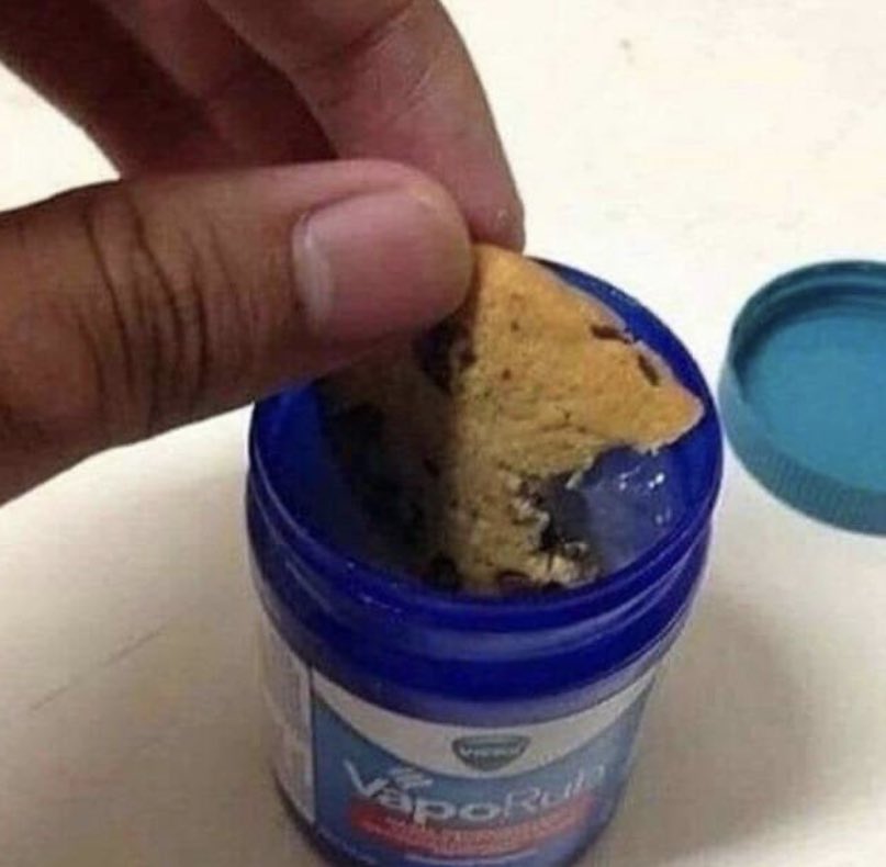 xtrasoysauce's tweet photo. People who eat mint chocolate chip ice cream be like: https://t.co/ZE6iXVmj4z