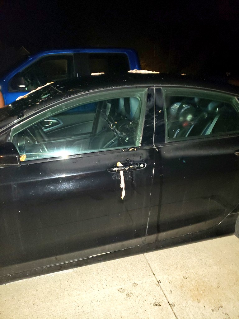 baybo21's tweet photo. Left my cousins house last night at 4am to find this. It's crazy to see that we are almost 30 and people are still this petty. Karma is a bitch though they will get theirs. https://t.co/tKrQLRwHWM