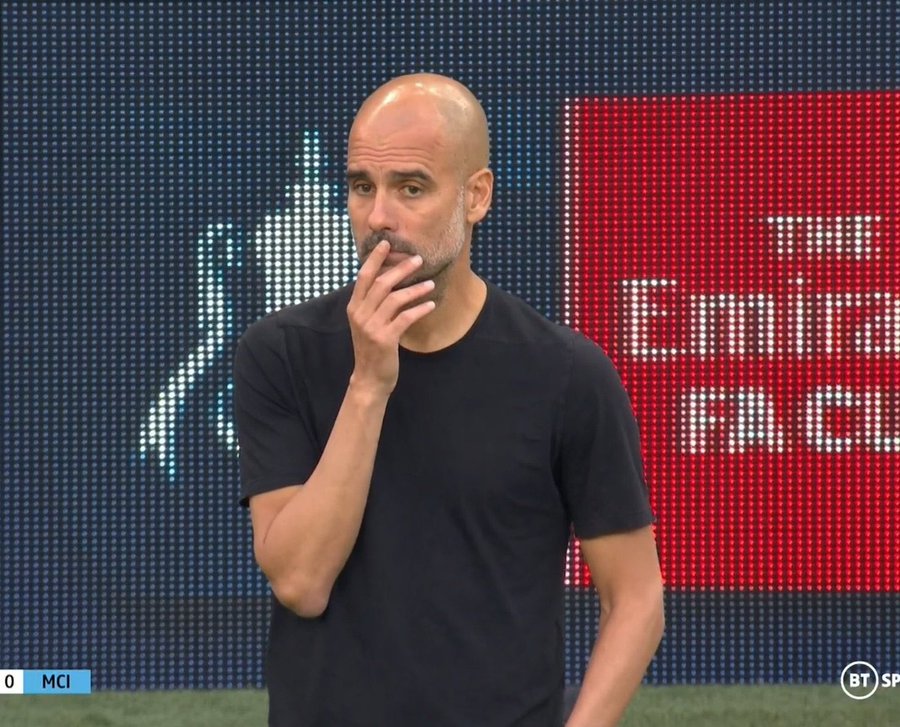 TrollFootball's tweet photo. When you are losing to Arsenal https://t.co/grMFiQuKys