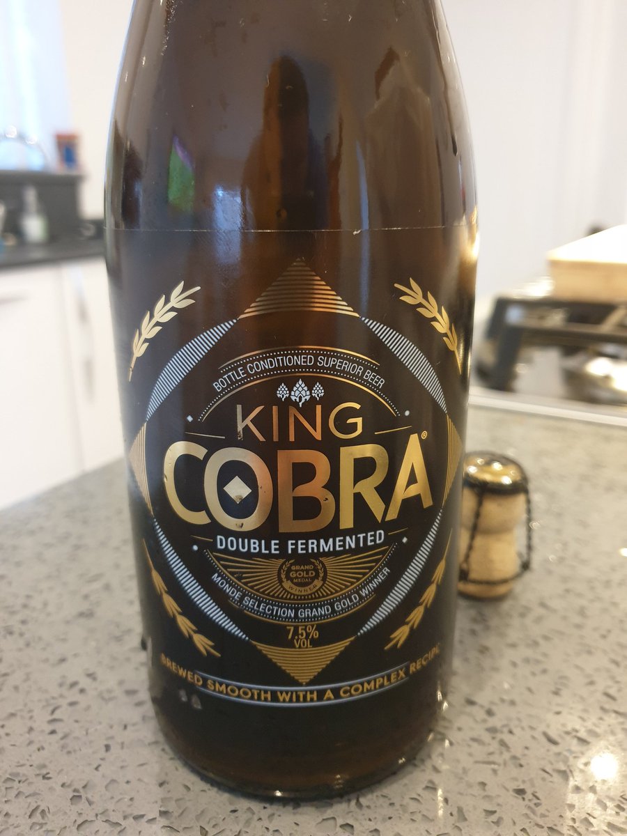 Andy_Dunbar's tweet photo. #SaturdayNight (while the wife is out with dance mums) is being sponsored by an awesome #Curry from @HoldiLiverpool and an absolutely awesome #DoubleFermented smooth & complex #Beer from @CobraBeer #Liverpool #Woolton #King #CobraBeer https://t.co/abzvdKAxHK