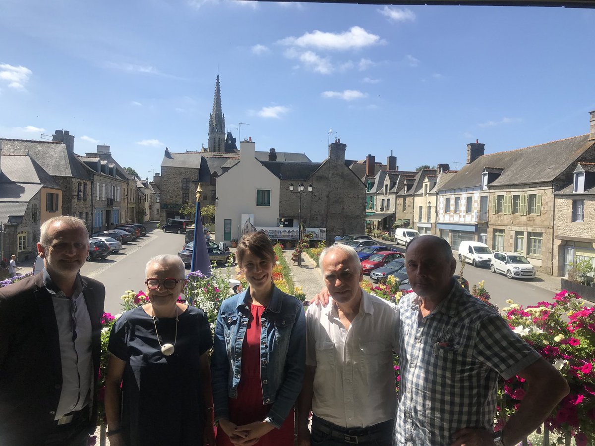 FrancoiseGatel's tweet photo. Le #patrimoine fertilise et dynamise le #territoire sous l’impulsion dynamique des #élus.
@FrancePcc @PCCBretagne #BazougesLaPérouse https://t.co/JX8udedQGA