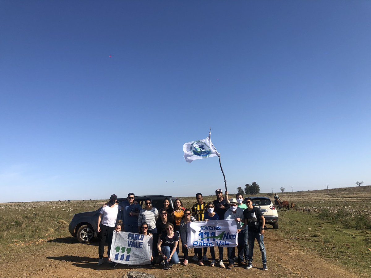 111Juventud's tweet photo. Hoy recorriendo el interior de nuestro departamento! Rincón del Pacheco. 
Fructífero intercambio de ideas con los vecinos! 
#JUVENTUD111
#ArtigasAdelante
#Lista111
#PabloIntendente https://t.co/5MUQmWSb3P