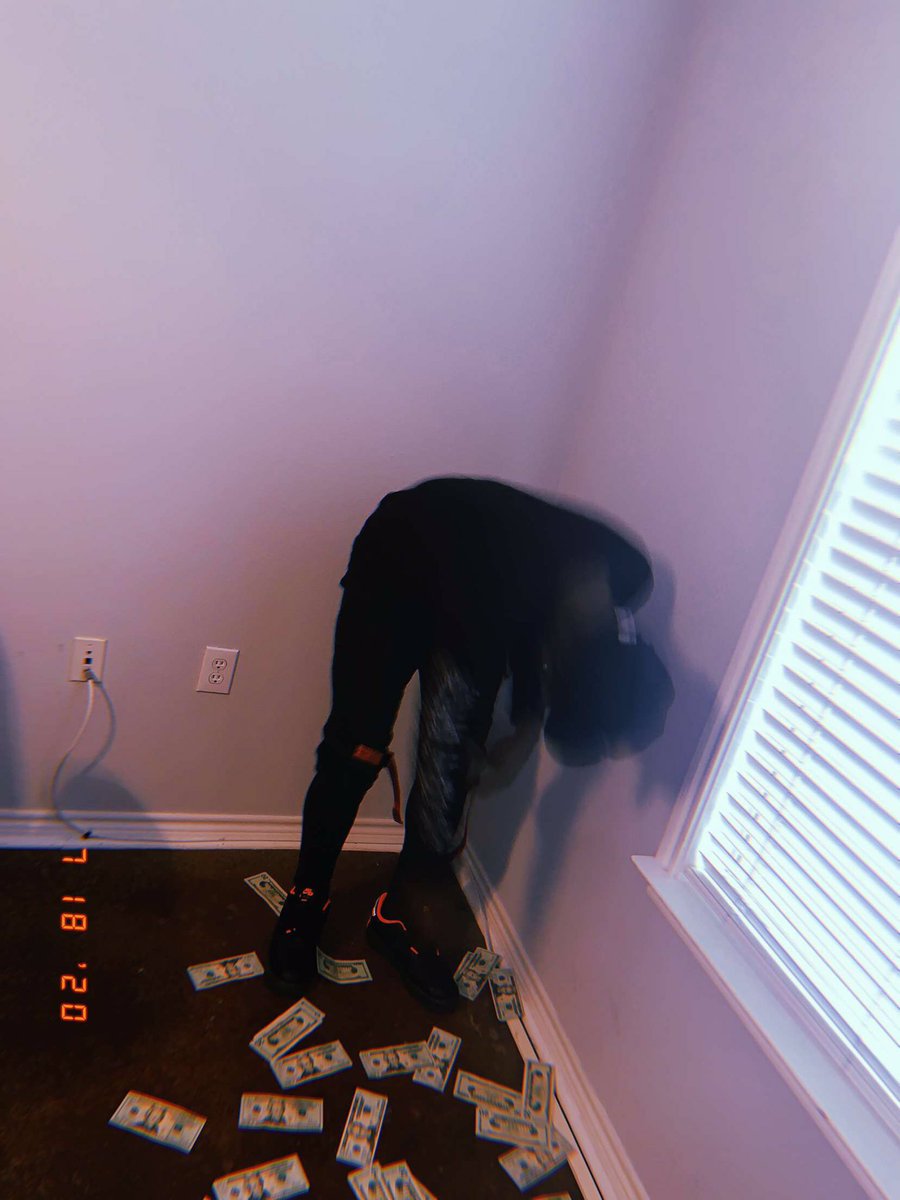 deepvpi's tweet photo. I’ll rather die on my feet than get robbed on my knees #demon4l.. it’s my birthday btw https://t.co/ZUgNyZ0e5Y