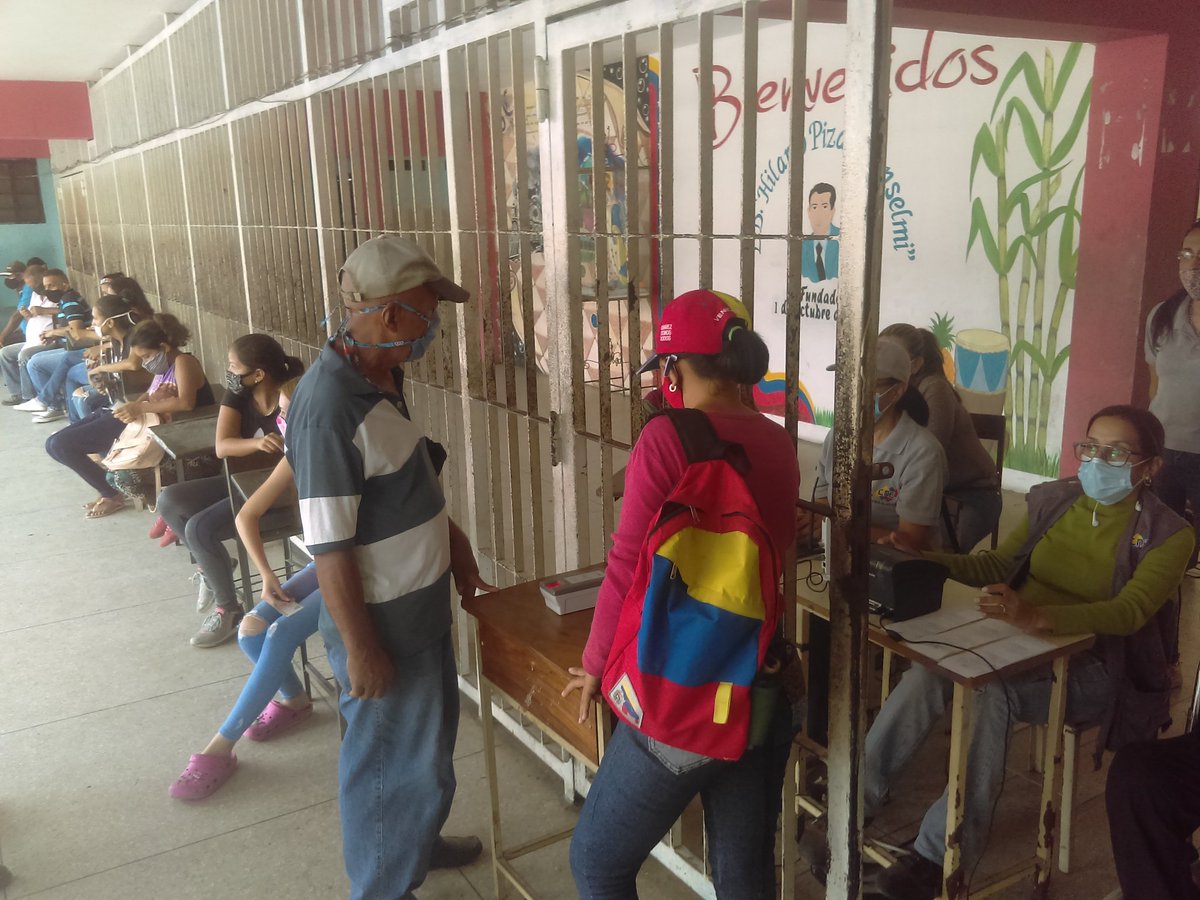 MotatanPsuv's tweet photo. #17de julio al momento desde el Municipio Motatan con todo exito continua la Jornada de Inscripcion en el REP https://t.co/U1Tbf2apXr