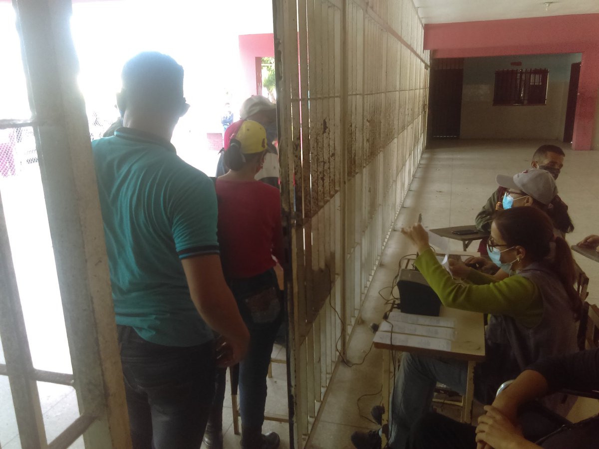 MotatanPsuv's tweet photo. #17de julio al momento desde el Municipio Motatan con todo exito continua la Jornada de Inscripcion en el REP https://t.co/U1Tbf2apXr
