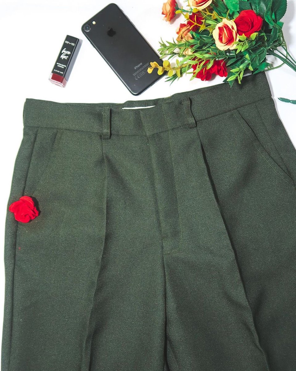 zerotwoph's tweet photo. A must-have classic high-waisted trouser customized to your size. If you're from Cebu, please check out our IG page @theclassiceraclothing. #supportlocalbusiness #smallbusiness #cebubusiness https://t.co/wiEUDLCbmq