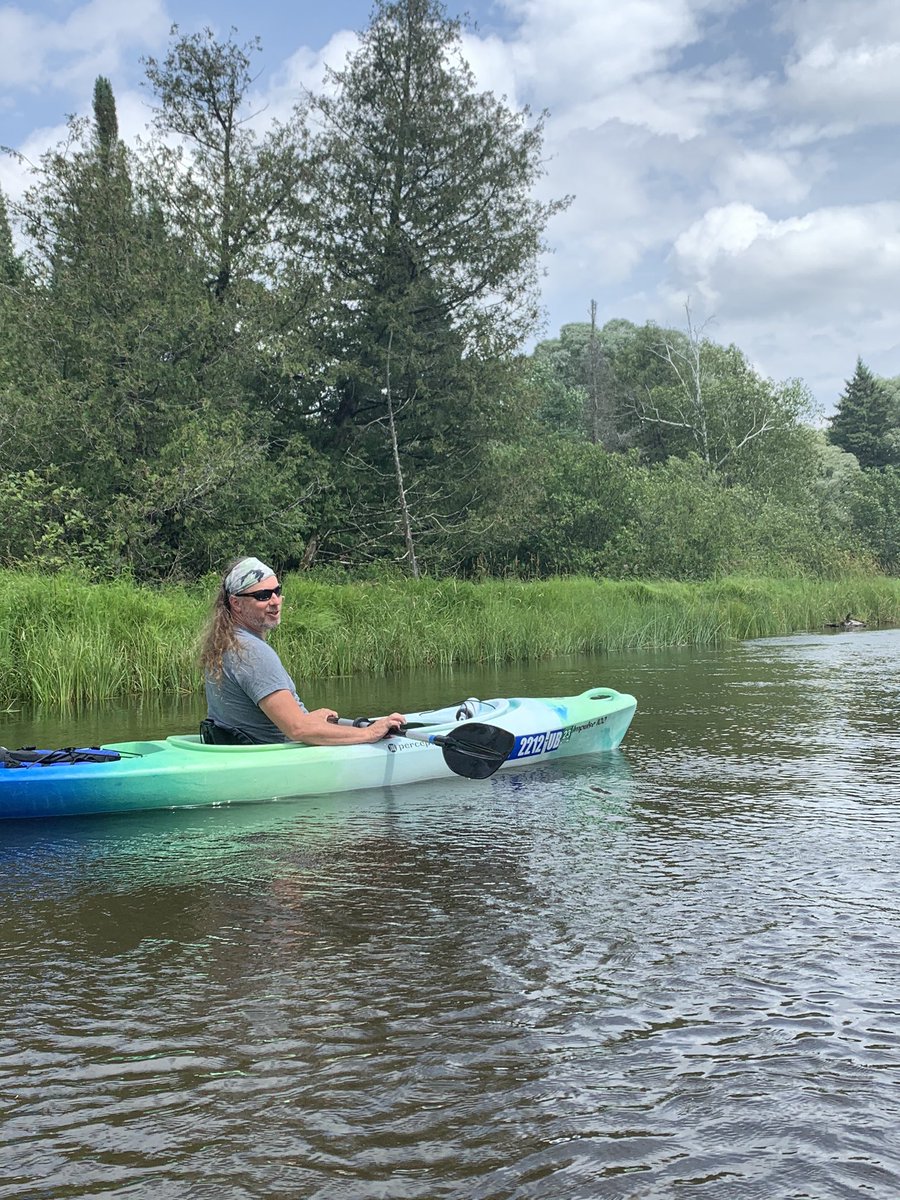 kle052789's tweet photo. A little paddling hard followed by Paddle Hard! #paddlehard #penrods #puremichigan #kayakingfun #togetherness #itwasreallyeasypaddling https://t.co/Cag9ykN4Es