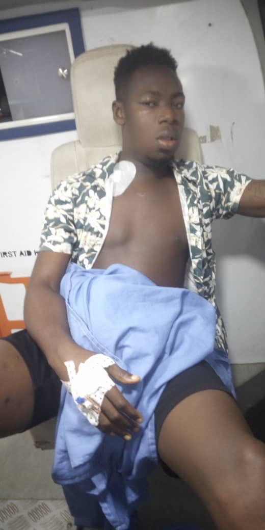 YvoMichael's tweet photo. JE VEUX VOIR LA FORCE DE TWITTER
Ce jeune que vous voyez sur la photo est comme un petit frère pour moi son nom Koffi Agnon Yves Michel
Aujourd’hui il a des problèmes de santé on parle de plusieurs dialyses à faire. 
Son père étant décédé ça mère du 3ème âge n’a pas de moyens https://t.co/aBSQwuObi4