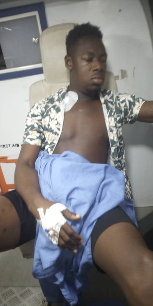 YvoMichael's tweet photo. JE VEUX VOIR LA FORCE DE TWITTER
Ce jeune que vous voyez sur la photo est comme un petit frère pour moi son nom Koffi Agnon Yves Michel
Aujourd’hui il a des problèmes de santé on parle de plusieurs dialyses à faire. 
Son père étant décédé ça mère du 3ème âge n’a pas de moyens https://t.co/aBSQwuObi4