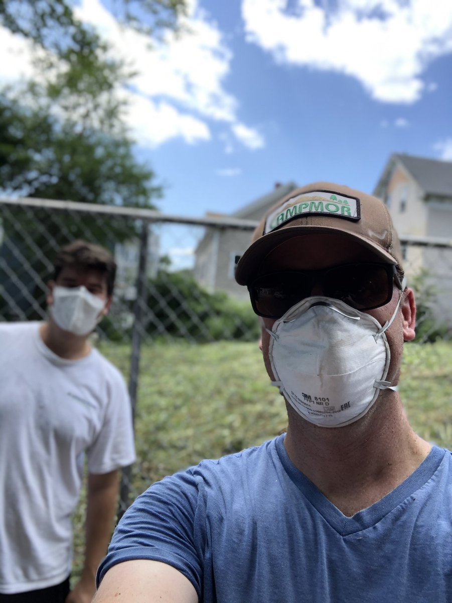 Kravatz's tweet photo. Some days you just need to get out there and get it done. Thank you Habitat board member @markrhoads for helping out! Rhoads 1-weeds 0. #siteoffuturehabitathome #sweatingalot #PCAlumni https://t.co/lFcAUdCBhm