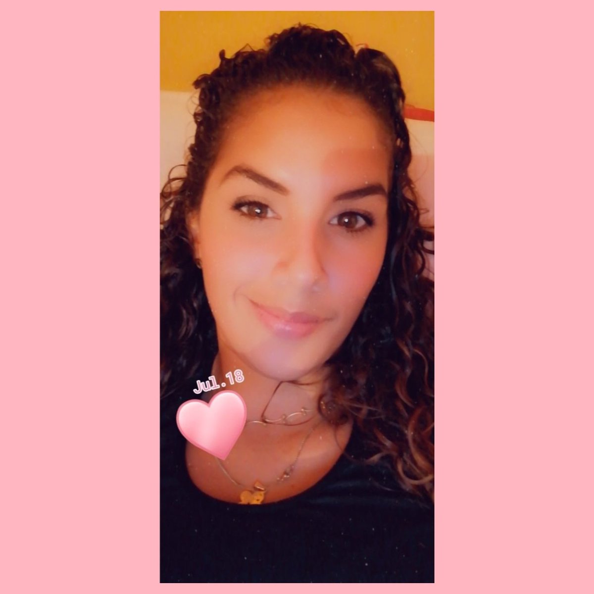 CositaBeihaa's tweet photo. #LaVidaSonInstantes 🌺😍#Vivelos #ATuManera 😏😎#Solo #SeFeliz 😁🥰🤩 https://t.co/xgF16LCCp6