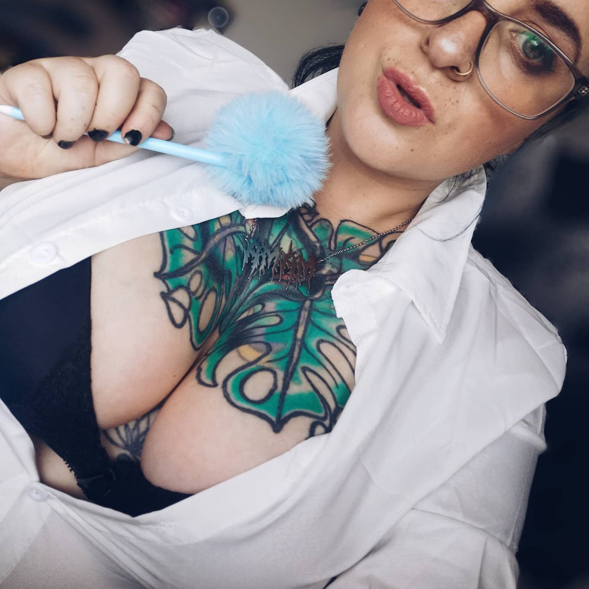 gutterqueenx's tweet photo. What film caused your sexual awakening and why was it Secretary?

Full set on https://t.co/A7O80YWRBj https://t.co/CMPKAwc5eK