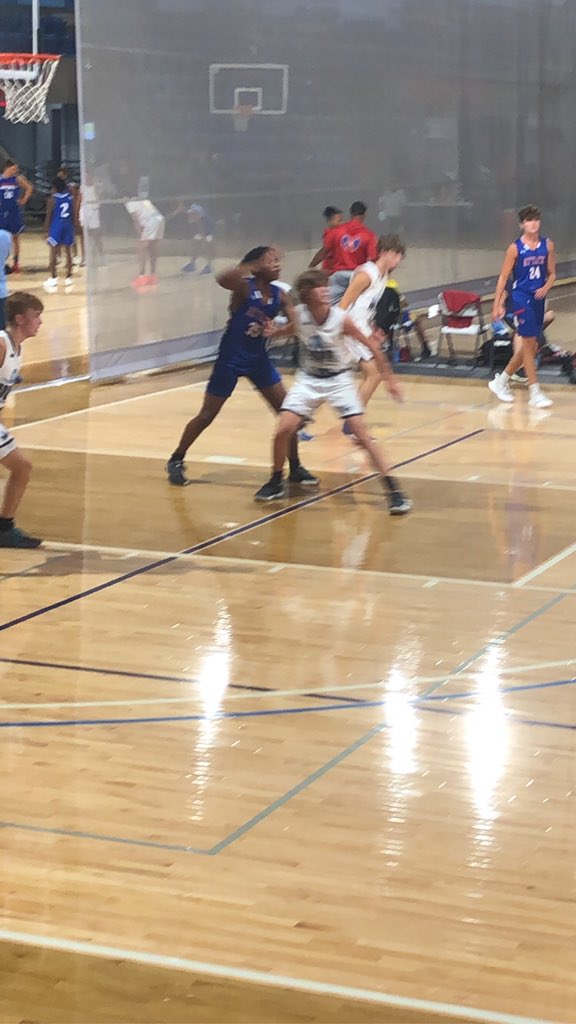 BaylessPatty's tweet photo. #18 working his defense on the court❤️🏀 https://t.co/COfFjTtf0j