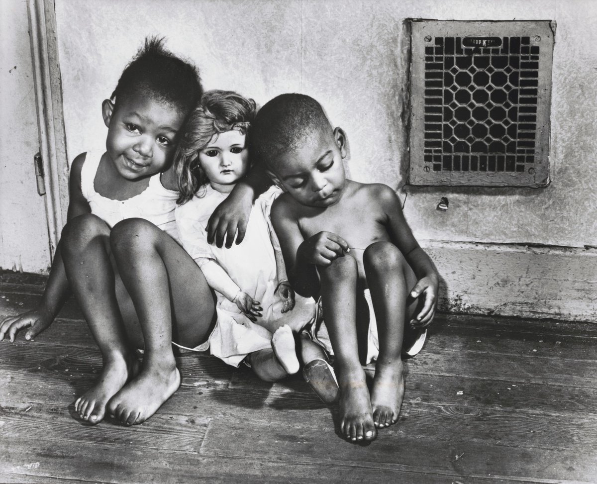 MuseumModernArt's tweet photo. “My children’s needs are the same as your children’s. I too am America. America is me.”

Discover how photographer Gordon Parks grappled with the complexities of Blackness in a white-dominated world in our #MoMAVirtualViews: https://t.co/8KNTrBZHi8 https://t.co/7QdEW3HjwU
