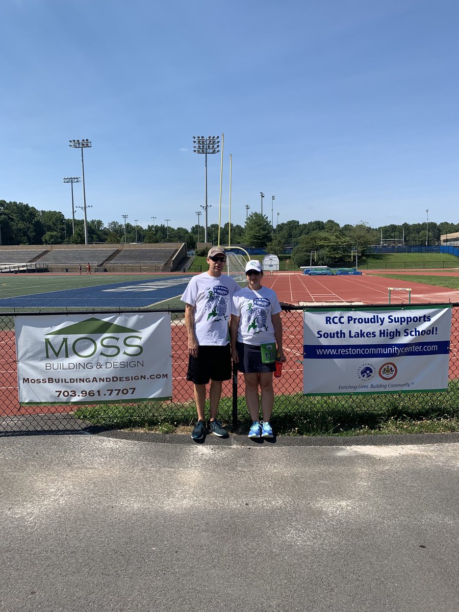 slbarr07's tweet photo. Proud to support ⁦@SLGirlsBBall_⁩ #riseupseahawks5k ⁦@MossBuildDesign⁩ ⁦@SeahawkBoosters⁩ ⁦@ChristyWScott51⁩ https://t.co/K7DWZtVdrR