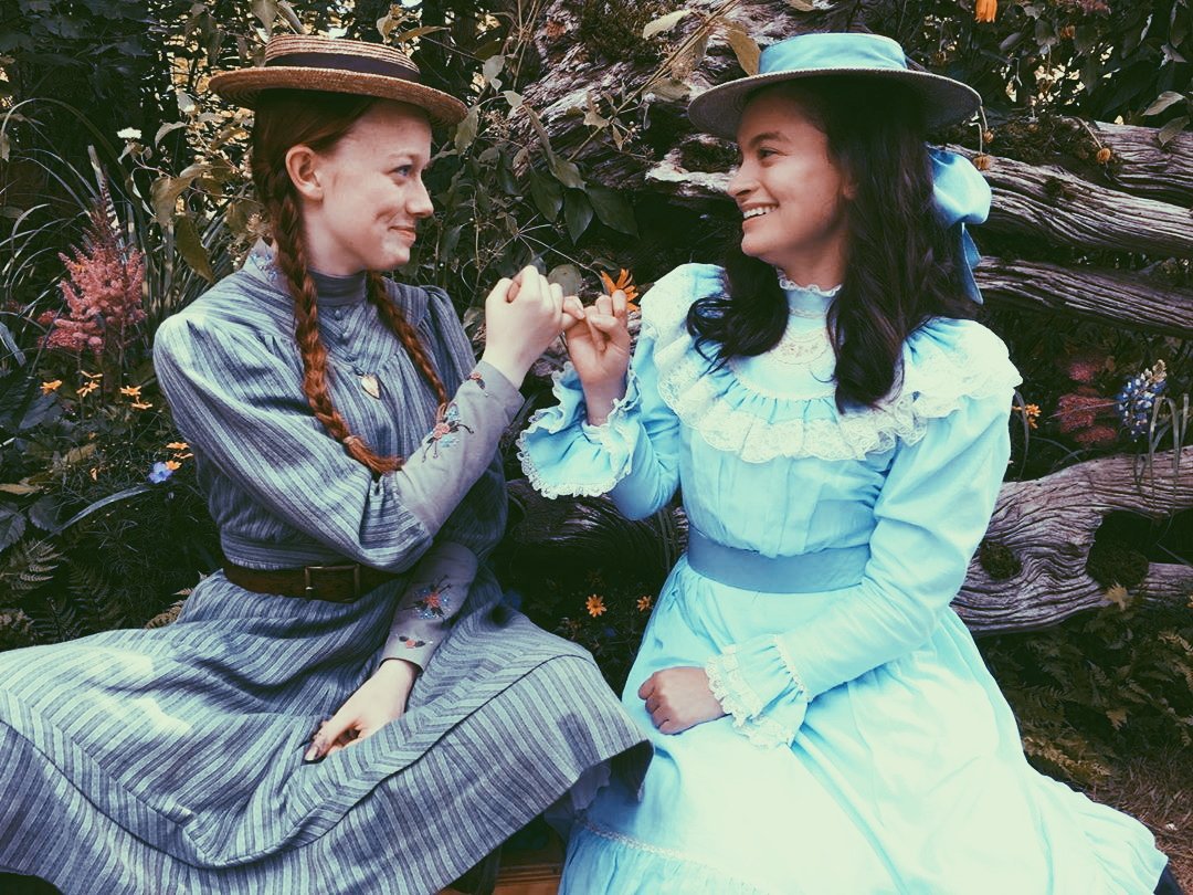 AnneLatamOfic's tweet photo. Conoce a Diana 🎀 

Cuando Anne llega al pueblo, Diana inmediatamente se convierte en su amiga más leal y en su alma gemela. 

AMAZON SAVE ANNE https://t.co/XvzD2YkapQ