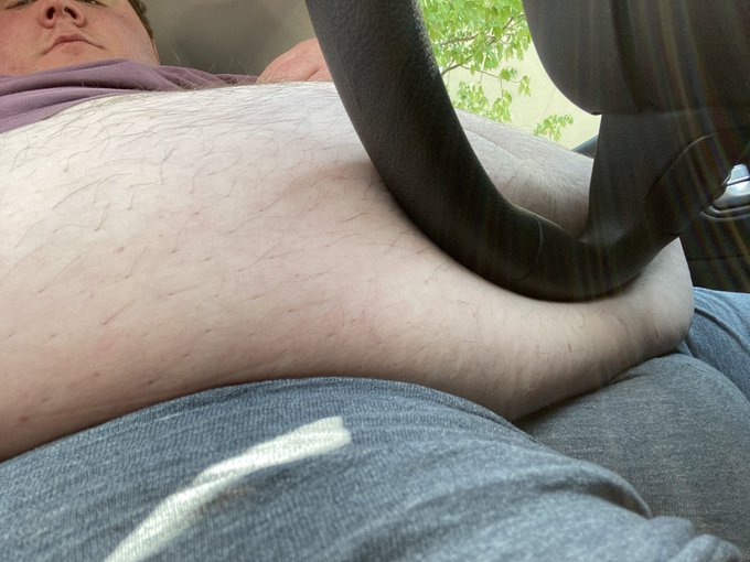 It&rsquo;s incredibly hot outside. I think I&rsquo;ll take it off. What ya think? https://t.co/HgII43Ubme<a href="/tag/chub"class="tags"><span>#chub</span></a><a href="/tag/superchub"class="tags"><span>#superchub</span></a>