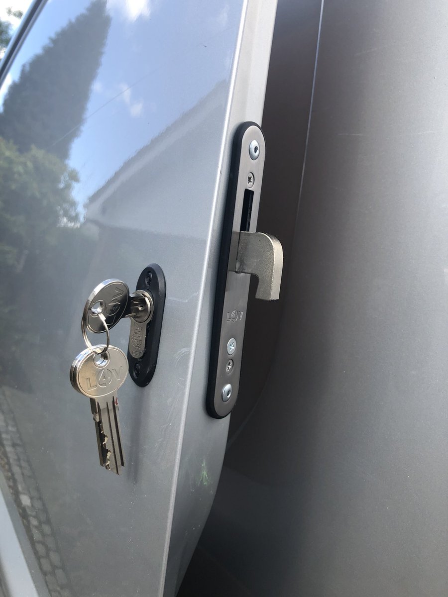 Vandeadlocks's tweet photo. Citron dispatch hook locks and deadlocks https://t.co/9vrf7U0VPc