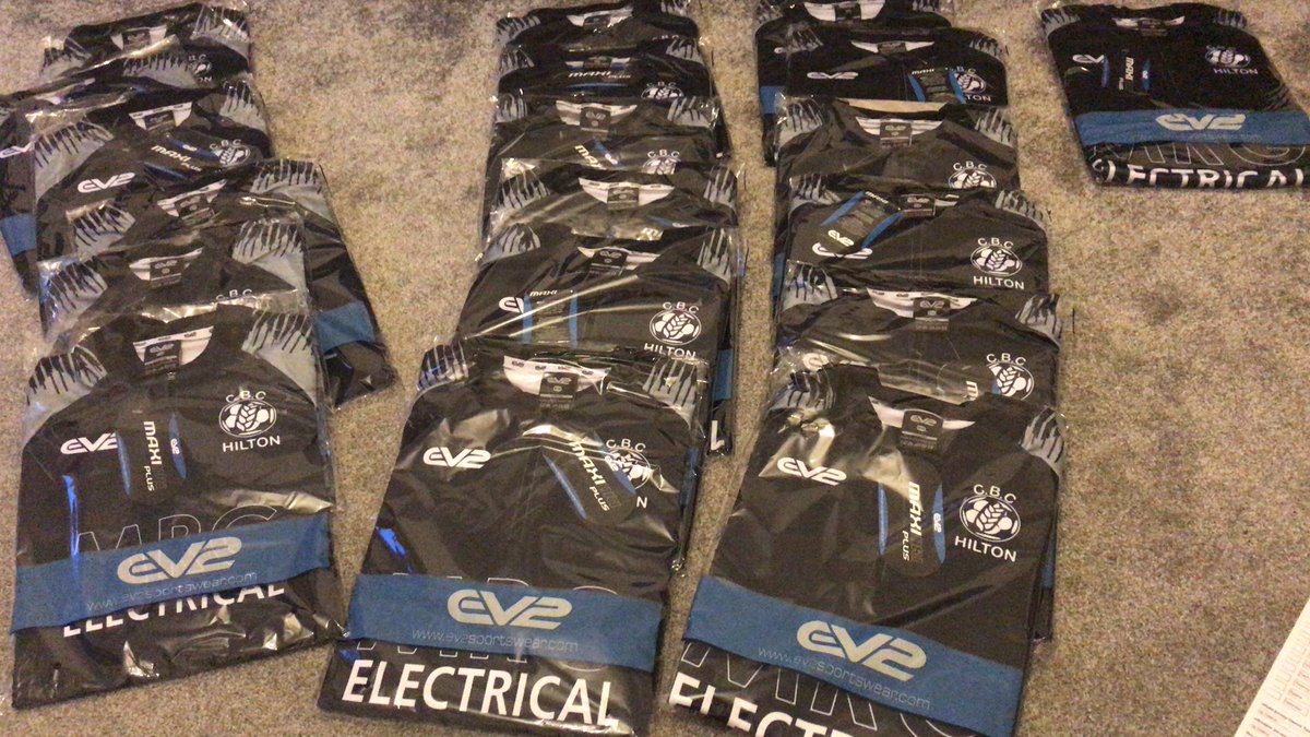 What other way to spend a Saturday night. Didn’t know when we would get to hand out our new @EV2Sportswear kits sponsored by @CCakeaway <a href="/thechesterhotel/">The Chester Hotel</a> and MRG electrical. Glad we can finally get the boys in them.