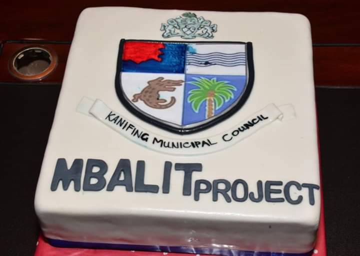 San_Camar's tweet photo. @PublicKmc reveals some 100,000 tonnes of commercial, household waste has been collected, over 100 youths employed, 8 of 19 trucks from its fleet paid for, as it marks a year of municipal waste collection (Mbalit) project. 
#DevelopGambia 
#DataForDevelopment https://t.co/0tWzKuBhgV