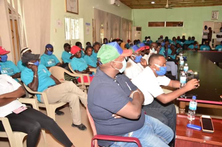 San_Camar's tweet photo. @PublicKmc reveals some 100,000 tonnes of commercial, household waste has been collected, over 100 youths employed, 8 of 19 trucks from its fleet paid for, as it marks a year of municipal waste collection (Mbalit) project. 
#DevelopGambia 
#DataForDevelopment https://t.co/0tWzKuBhgV
