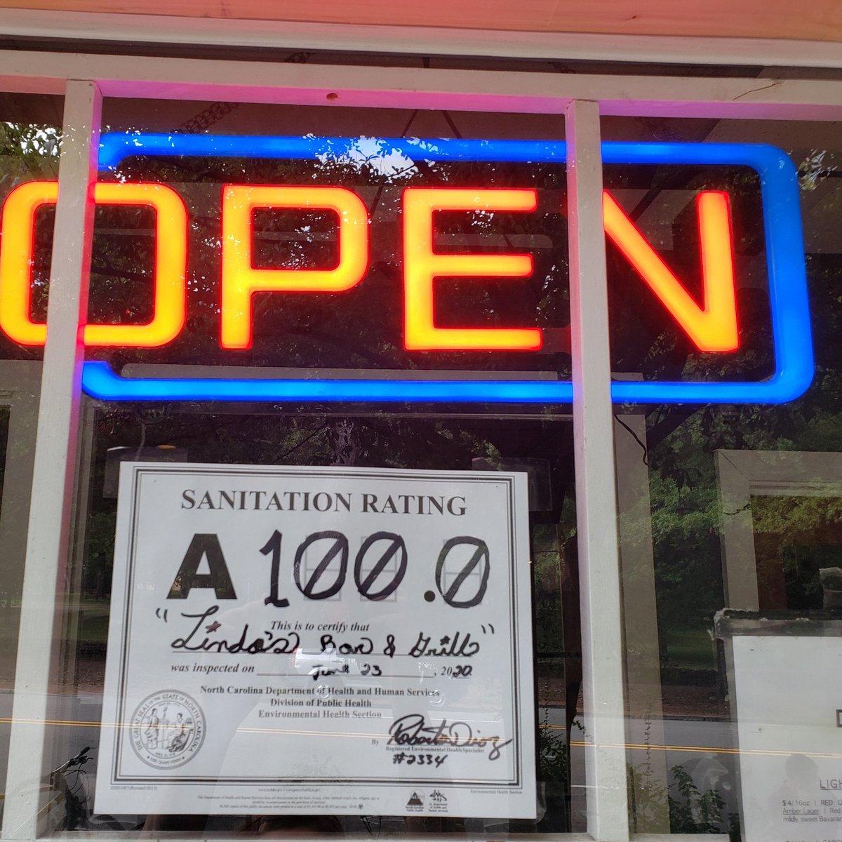 Lindasbar's tweet photo. 100 Sanitation Rating &amp; 100% chance that cheese fries will nourish the soul! Come see us, we're open until 9 😁 https://t.co/Z06Kq0BeaQ