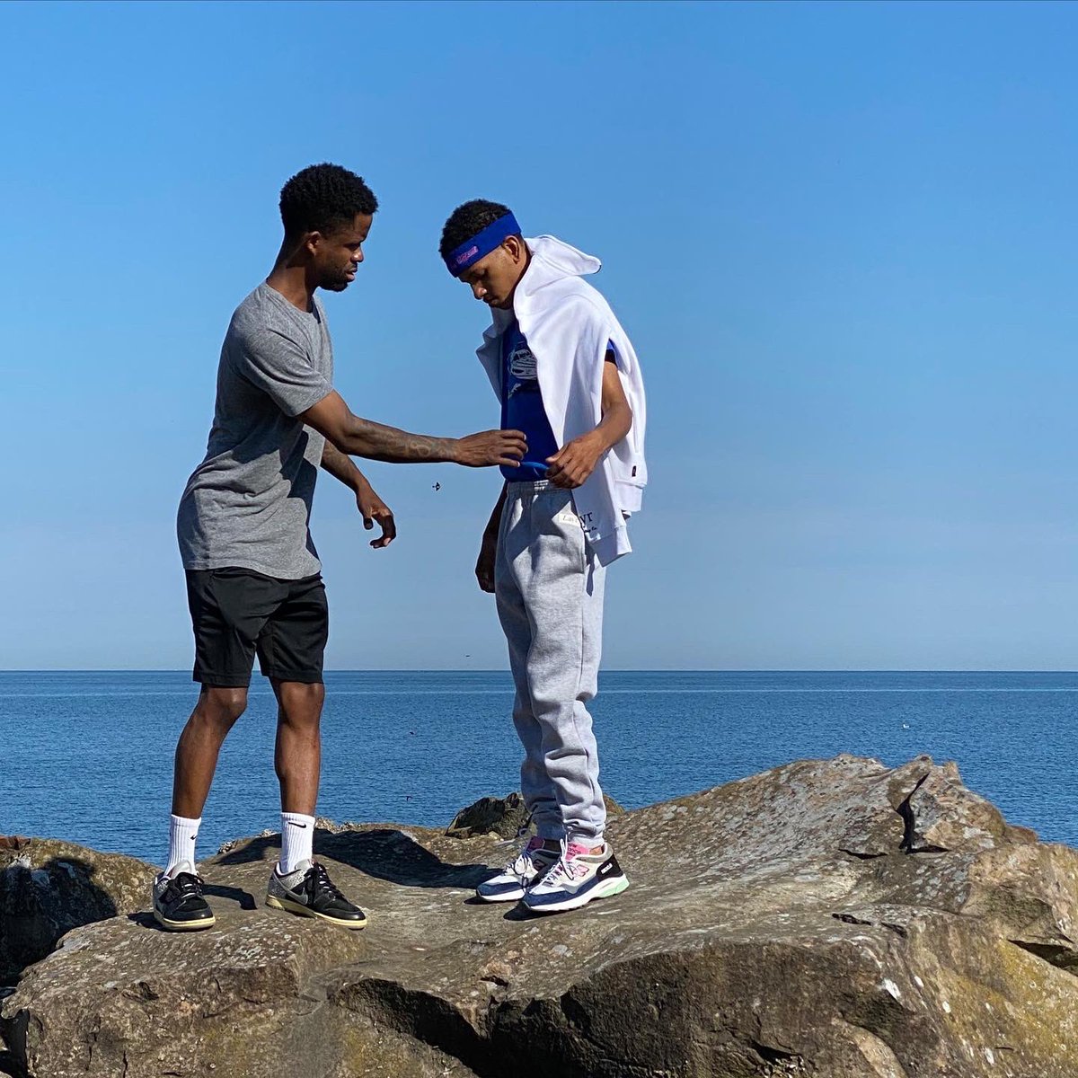 81smallz's tweet photo. Put the work in with an awesome team today!!! Trying to make these visions materialize 🙏🏾🌊🌊 https://t.co/U1SrhOnKLj