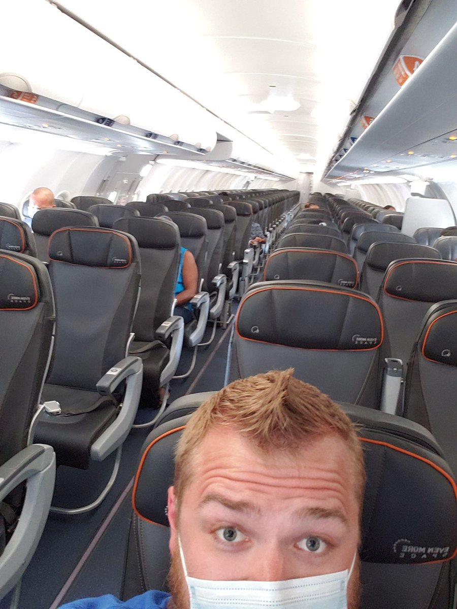 AP_Bio_GOD's tweet photo. That was the craziest flight ever, definately a first for me. 18 people on the plane; 4 were crew and 4 more were other pilots/crew just catching a ride. #home #jetblue https://t.co/LOgU0NtIxq