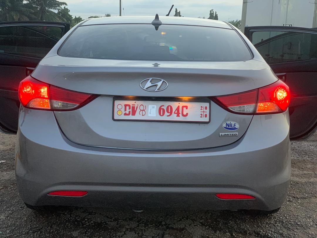Erns_autos's tweet photo. As Arsenal win dieeer, you for get yourself some Limited Hyundai Elantra 2012 model
1.8L 6 speed automatic
Leather Seats
Sunroof
Bluetooth
USB and Aux enabled
Reverse Camera
Touch screen radio
Ghc 48,000 negotiable
DMs are Open
#ErnsAutos
#ARSMCI ๐
#YouNeedACarToo https://t.co/peNVdGMz5U