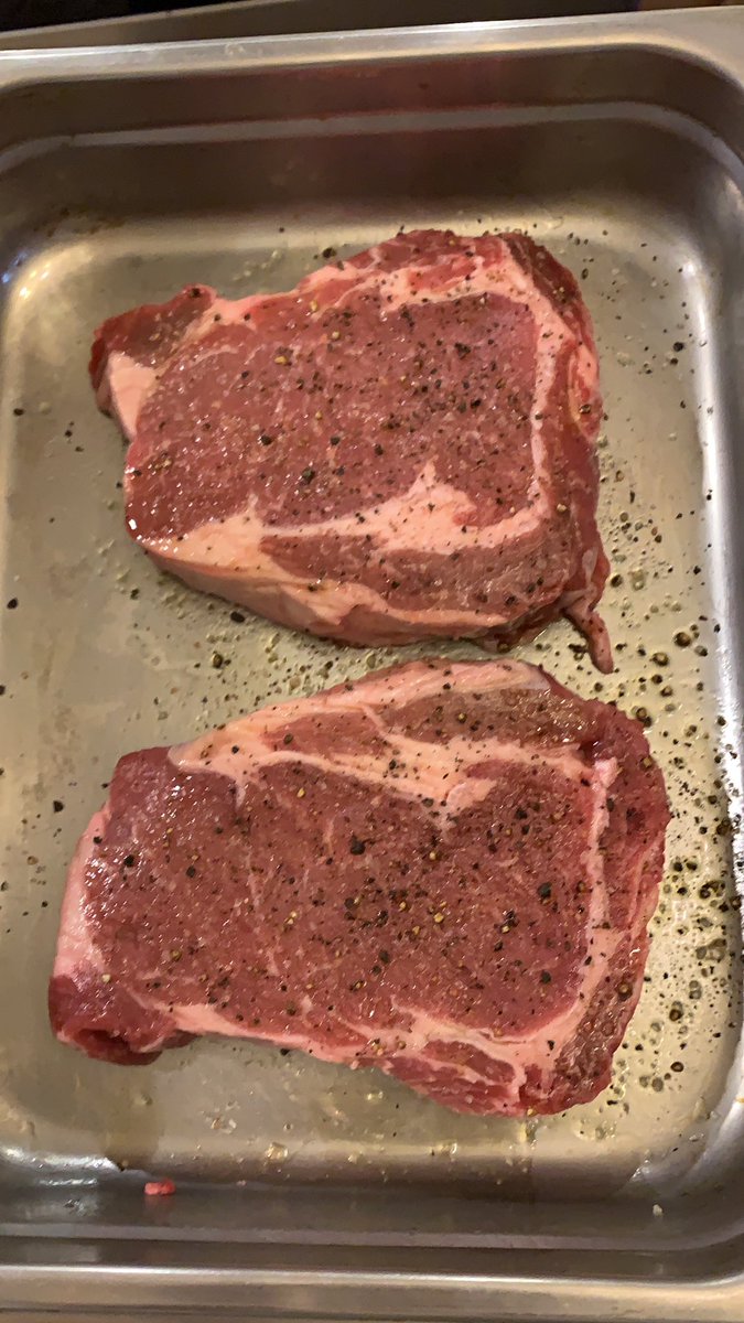 DigitalDDaniels's tweet photo. It’s happening... #botfood is going to be cooked... Excuse me while I peel some potatoes cause I will need garlic mash to go with the feast. https://t.co/7PiznA6WUJ