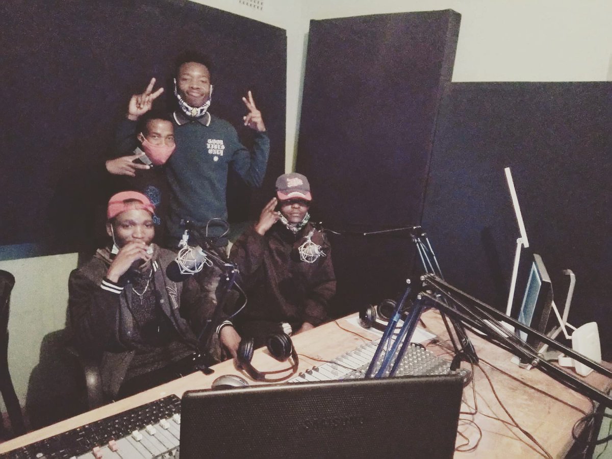 Real_LuckyMA's tweet photo. Catch @GedagteFm  every Friday rolling with King Aubrey on #HipHopFridays https://t.co/iUPUp2auSe