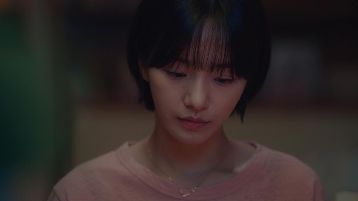 Sang In explaining how lonely Moon Young is may be one of the catalysts to get Moon Young and Ju Ri to rekinkle their lost friendship.He also indirectly explained to Ju Ri why Moon Young acted that way when they were children (Ep.9) #ItsOkayToNotBeOkay  #ItsOkayToNotBeOkayEP9